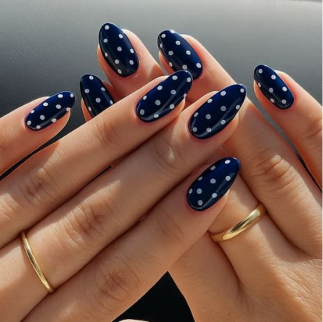 Ten and Out nail art - Coco